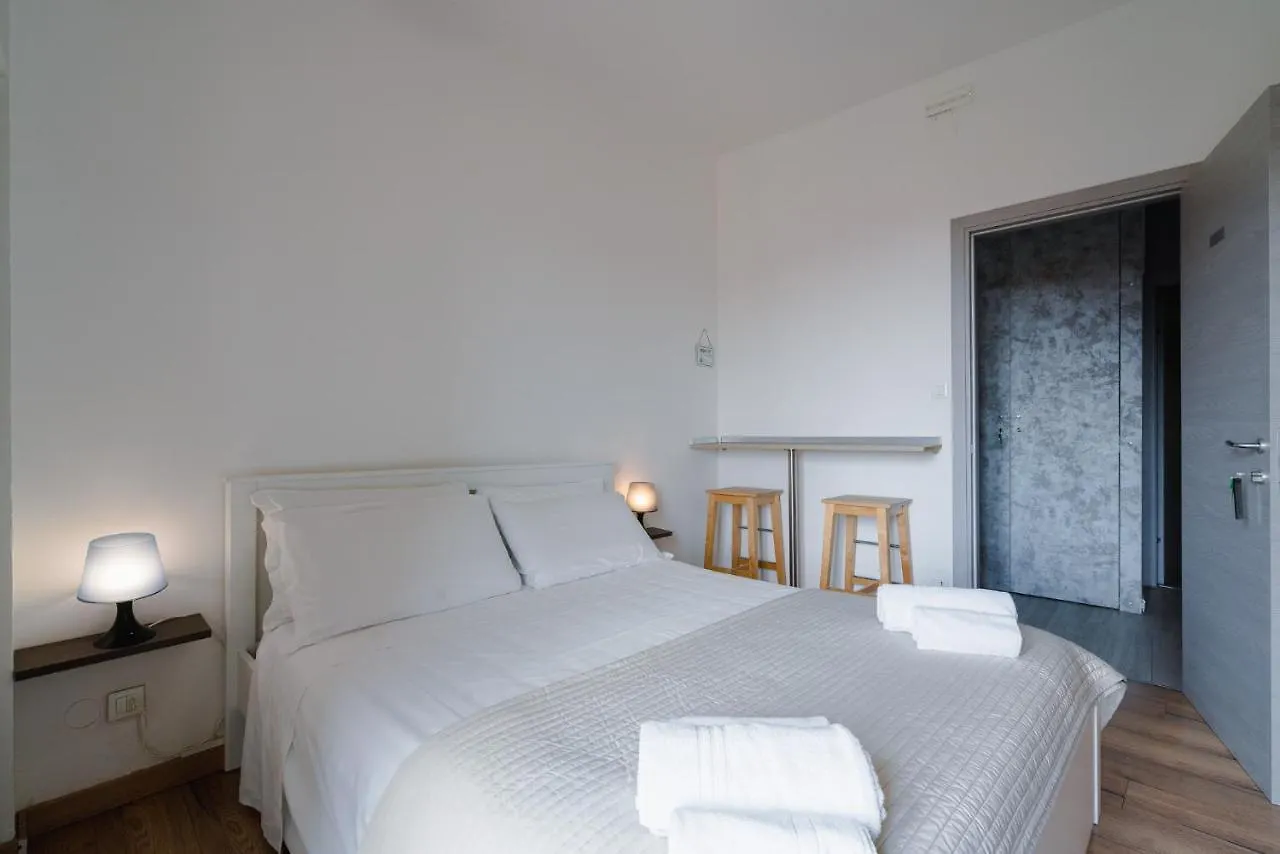 B&B Elegance Bologna 0*,