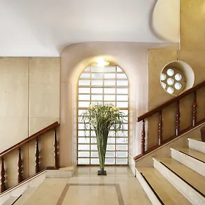 monopole-hotel.italymilanhotels.net/